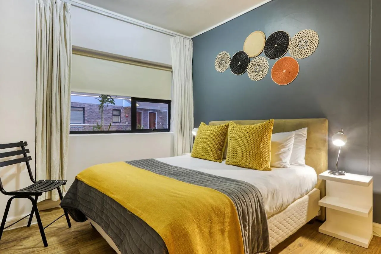 Authentic Cape Town Apartment Near The Waterfront