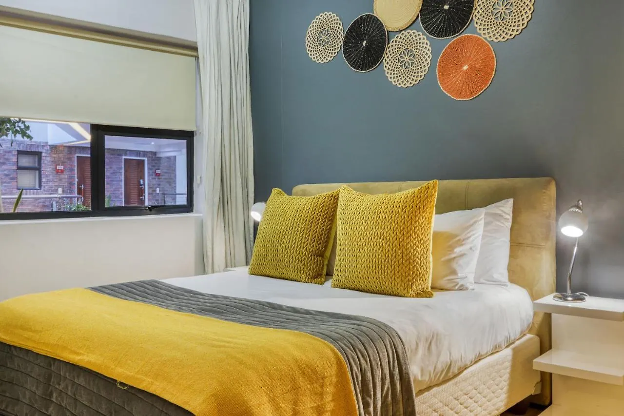 Authentic Cape Town Apartment Near The Waterfront 0*,